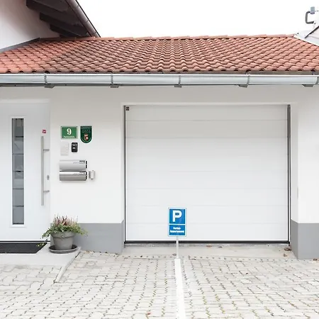 Haus Am Weinberg * Seekirchen am Wallersee