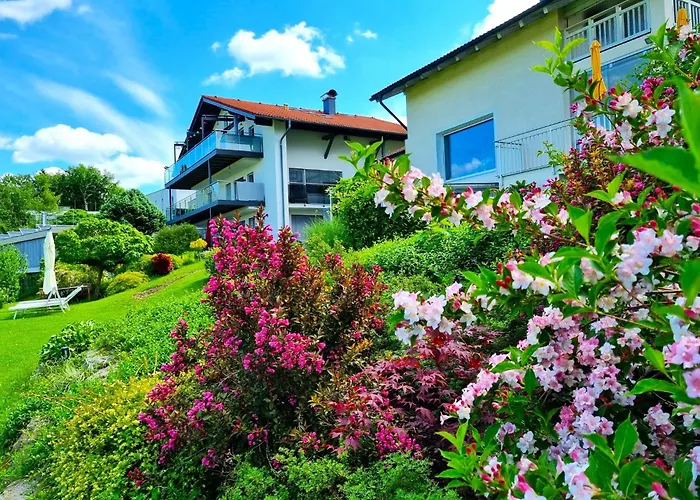 Haus Am Weinberg * 제키르헨 암 발레르제